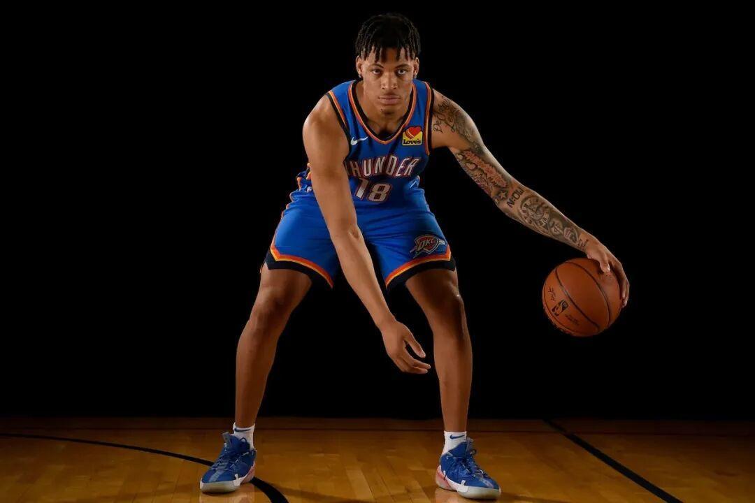 华体会hth官方网站-新援入队！锋卫摇摆人昂泰·约翰逊加盟山东高速男篮